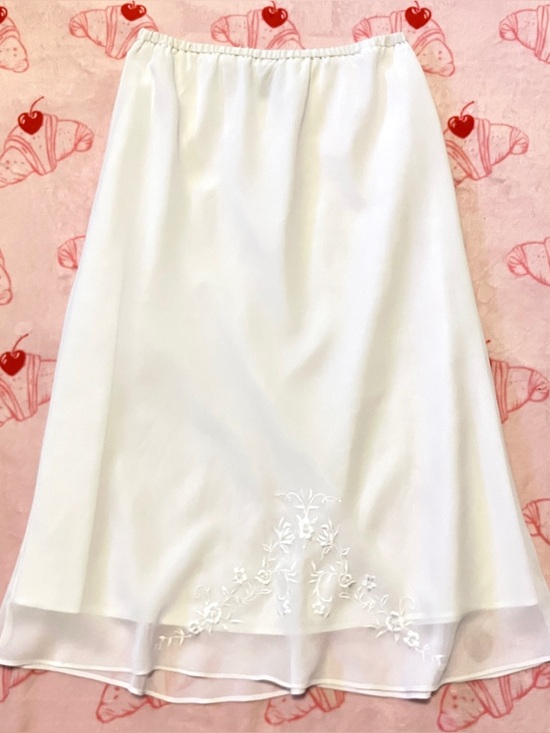 Sag Harbor Dresses & Skirts - Sag Harbor White Midi Skirt with Floral Embroidery - Size 14